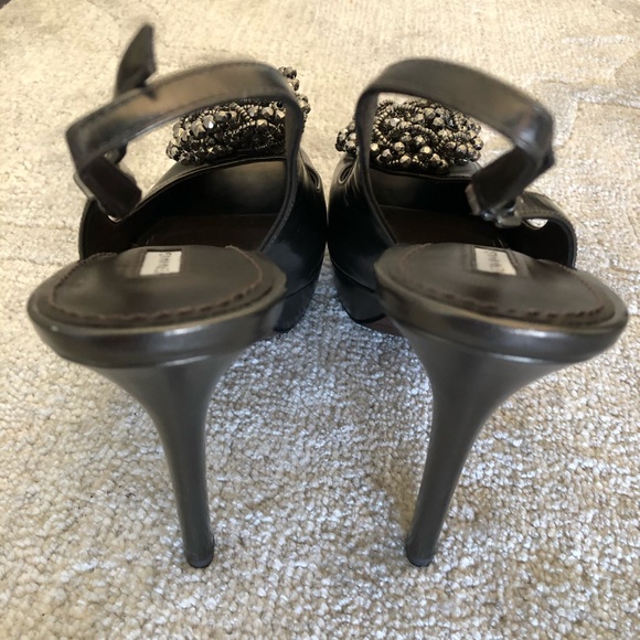 Vera Wang peep toe high heels, gunmetal & beads - Picture 5 of 6